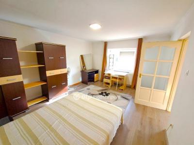 Eladó lakás Kecskemét