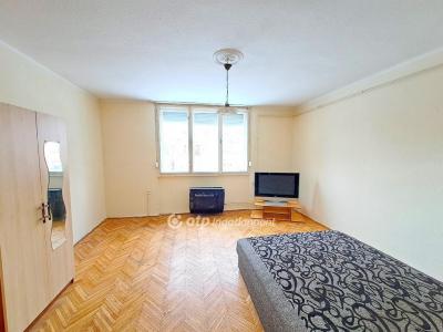 Eladó lakás Kecskemét