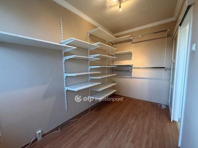 Eladó lakás Kecskemét