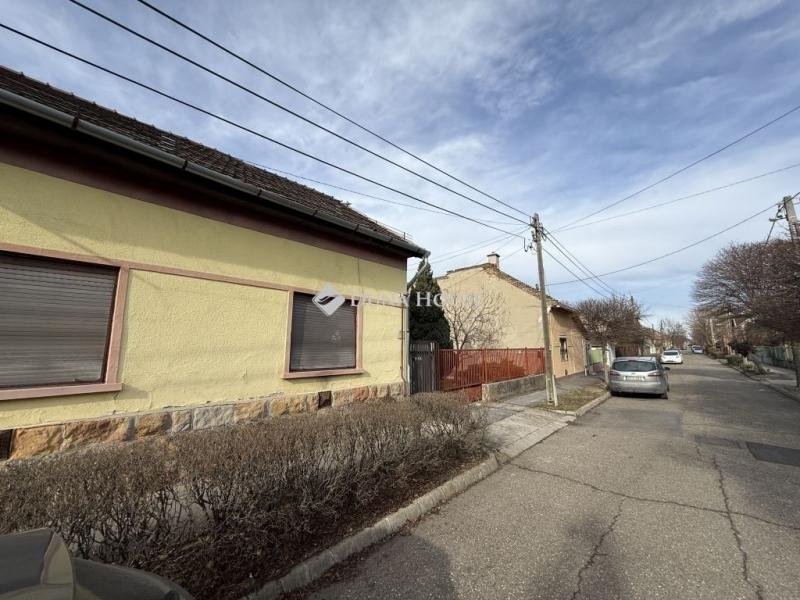 Eladó családi ház Budapest