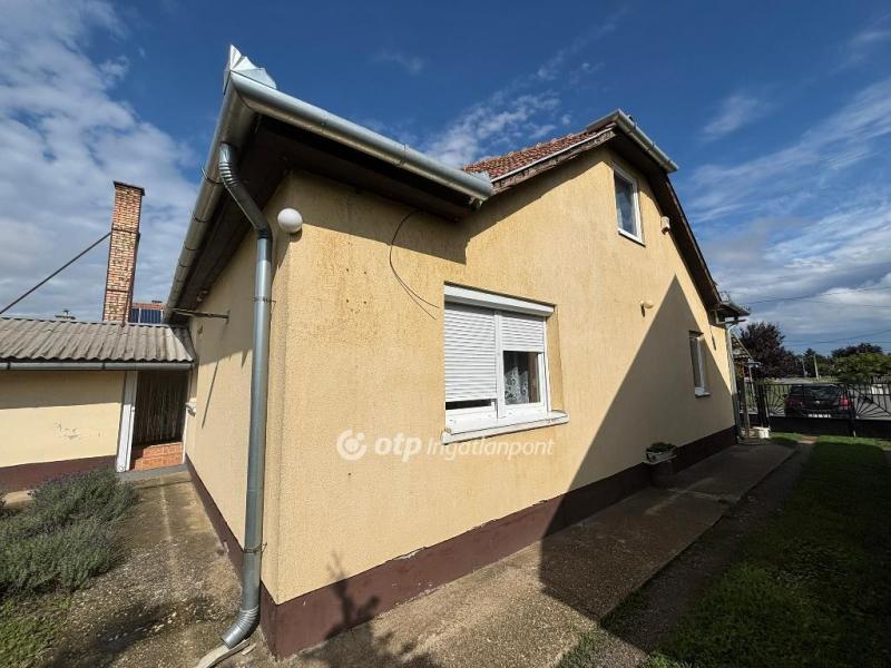 Eladó családi ház