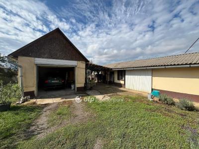 Eladó családi ház