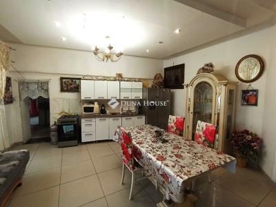 Eladó családi ház Esztergom