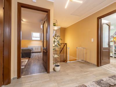 Eladó lakás Üllő