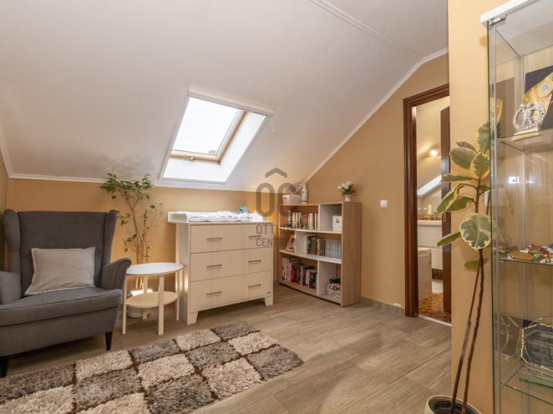 Eladó lakás Üllő