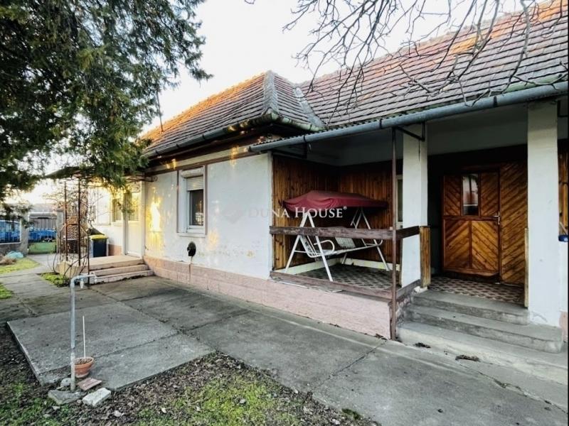 Eladó családi ház Tápiószecső
