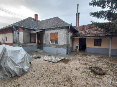 Eladó családi ház Jászfényszaru
