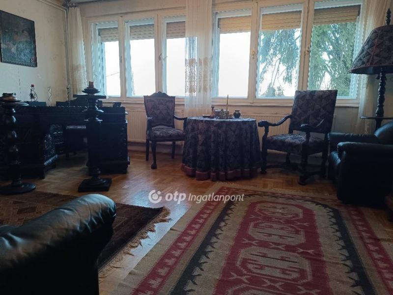 Eladó családi ház Budapest