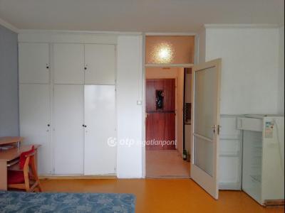 Eladó lakás Dombóvár