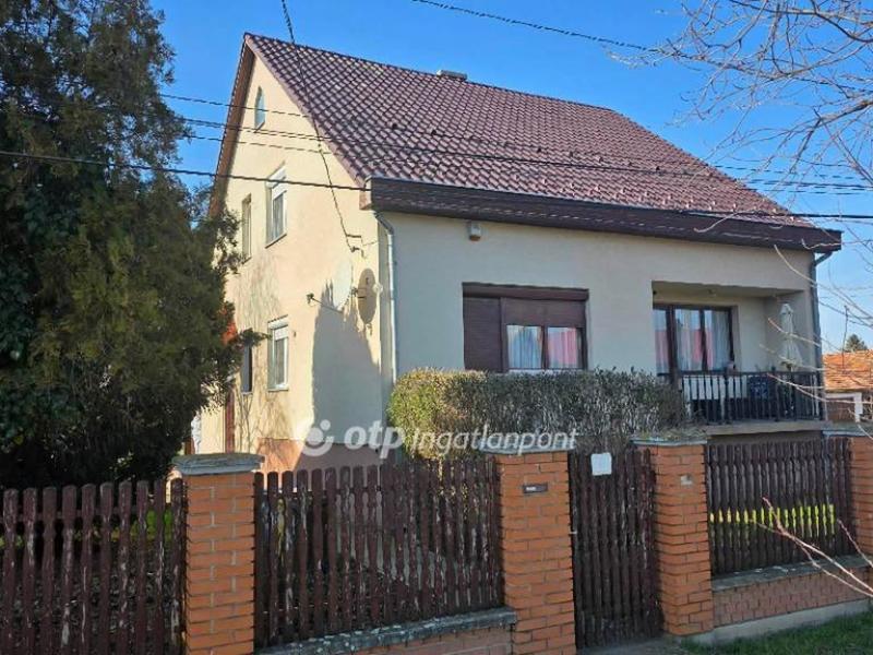 Eladó családi ház Kaba