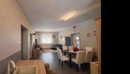 Eladó családi ház Úri