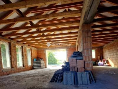 Eladó családi ház Szentmártonkáta