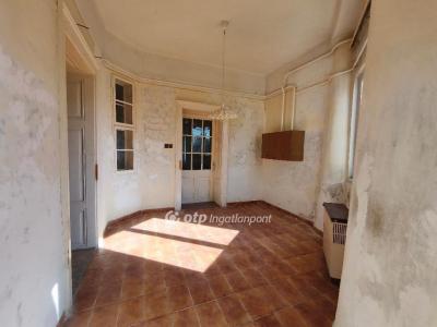 Eladó lakás Kunszentmárton