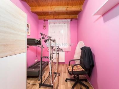 Eladó családi ház Gönyű