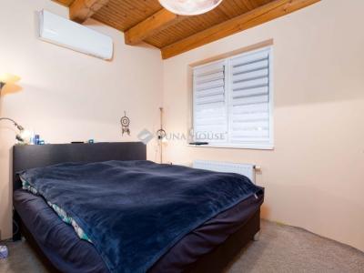 Eladó családi ház Gönyű