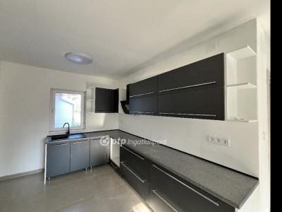 Eladó családi ház Előszállás