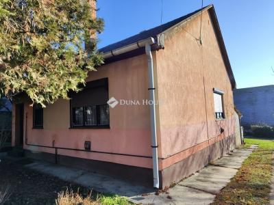 Eladó családi ház Érd