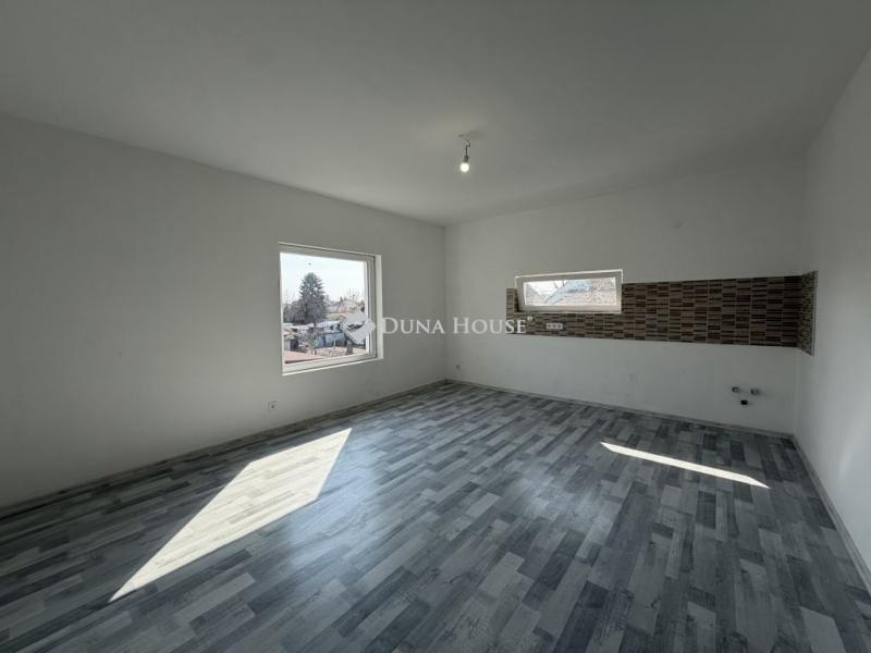 Eladó lakás Vecsés