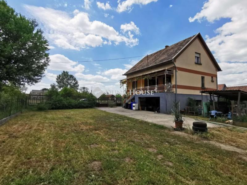 Eladó családi ház Tápiószentmárton