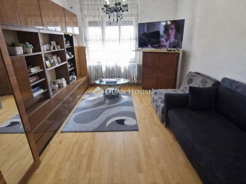 Eladó családi ház Tápiószentmárton