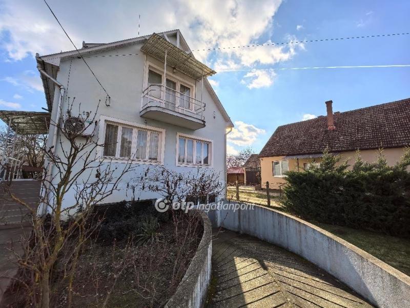 Eladó családi ház Bocskaikert