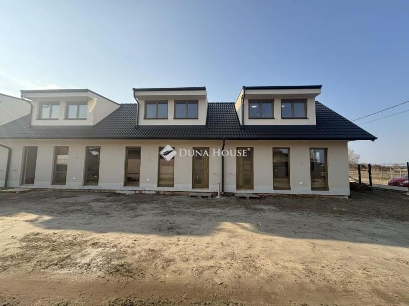 Eladó ikerház Tura