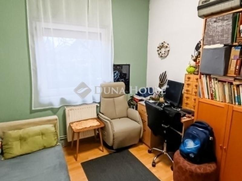 Eladó családi ház Dány