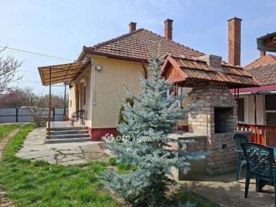 Eladó családi ház Sarkad