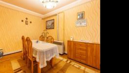 Eladó családi ház Úri