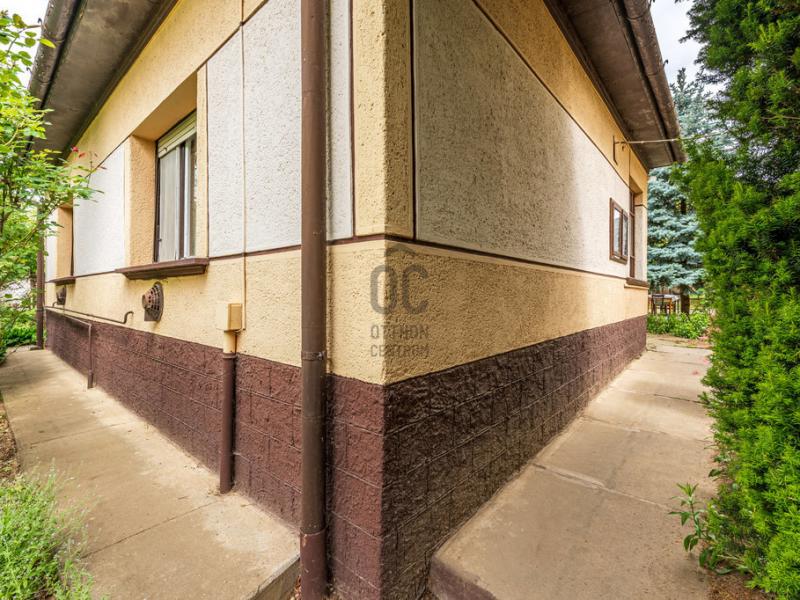 Eladó családi ház Úri