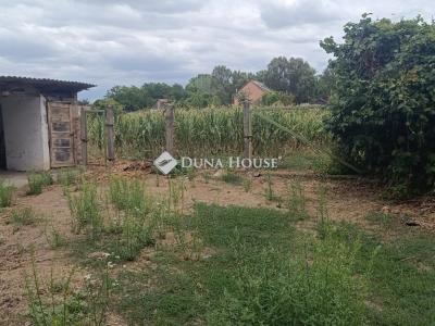 Eladó családi ház Szentmártonkáta