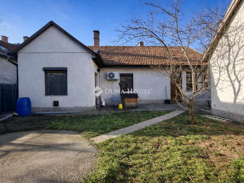 Eladó családi ház Üllő