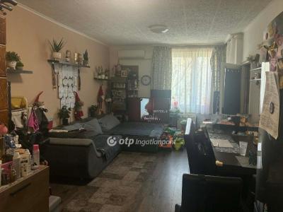 Eladó lakás Békés