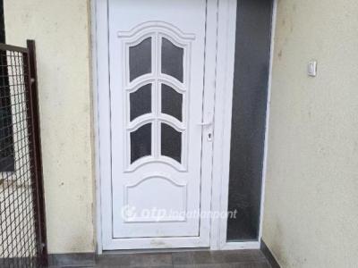 Eladó családi ház Békés