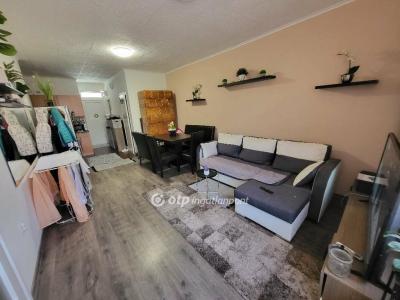 Eladó lakás Békés