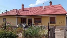 Eladó családi ház Békés