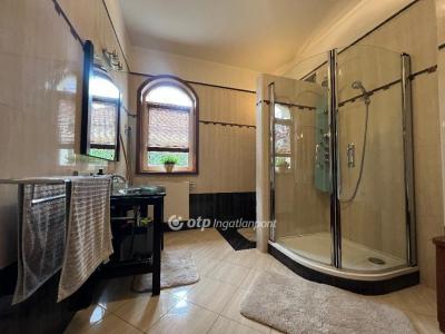 Eladó családi ház Budapest