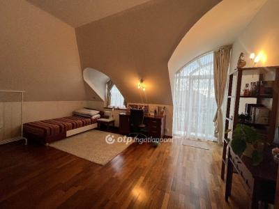 Eladó családi ház Budapest