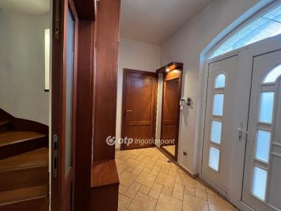 Eladó családi ház Budapest