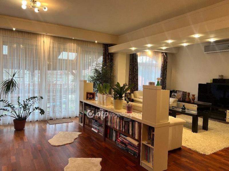 Eladó családi ház Budapest