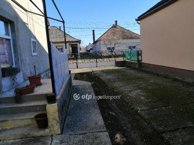 Eladó családi ház Felsőszentmárton