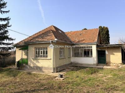 Eladó családi ház Káva