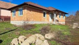 Eladó családi ház Káva