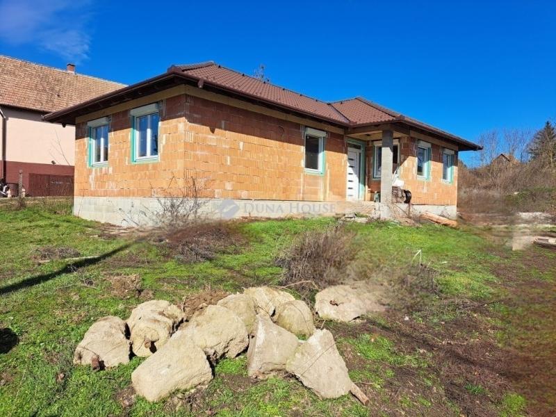 Eladó családi ház Káva