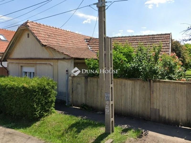 Eladó családi ház Jászberény