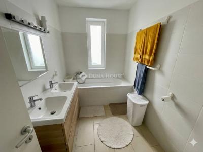 Eladó családi ház Dabas