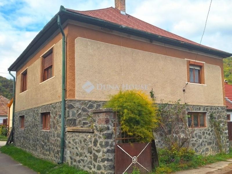 Eladó családi ház Eger Szarvaskő