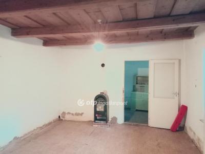 Eladó családi ház Kömörő