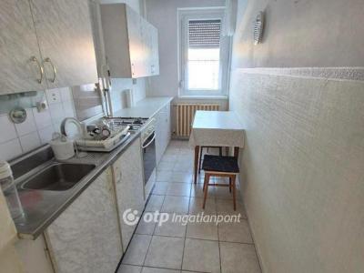 Eladó lakás Pápa