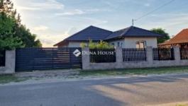 Eladó családi ház Szentmártonkáta